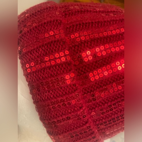 Red sequin faux fur hat New without tags super soft unisex men/women - Picture 3 of 8